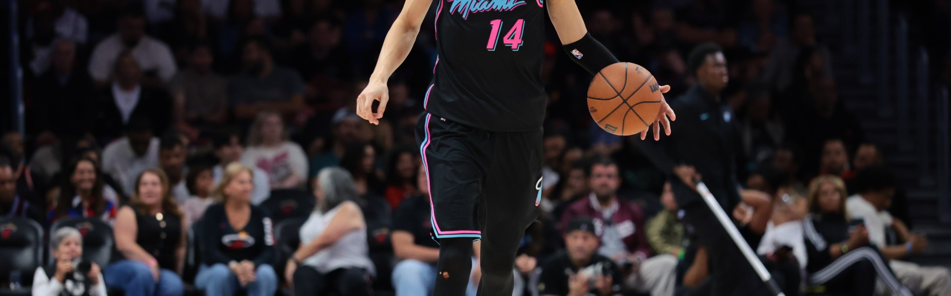 28圈官网-希罗：我一直因为吃到技术犯规被罚钱 我妈肯定不会高兴的