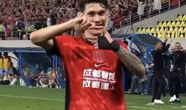 28圈官网-成都蓉城豪取8连胜，进攻防守全中超第一：至少8人可进国足！|国脚|邵佳一|国足主帅|刘殿座|廖力生_新浪体育_新浪新闻